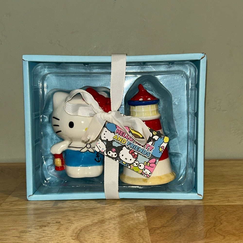 Hello Kitty Nautical Ceramic Salt and Pepper Shaker Set Made By Sanrio. NWTS - Picture 3 of 6